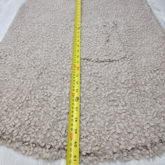 Demdaco Hand Made With Love Shawl With Pockets - Picture 7 of 7